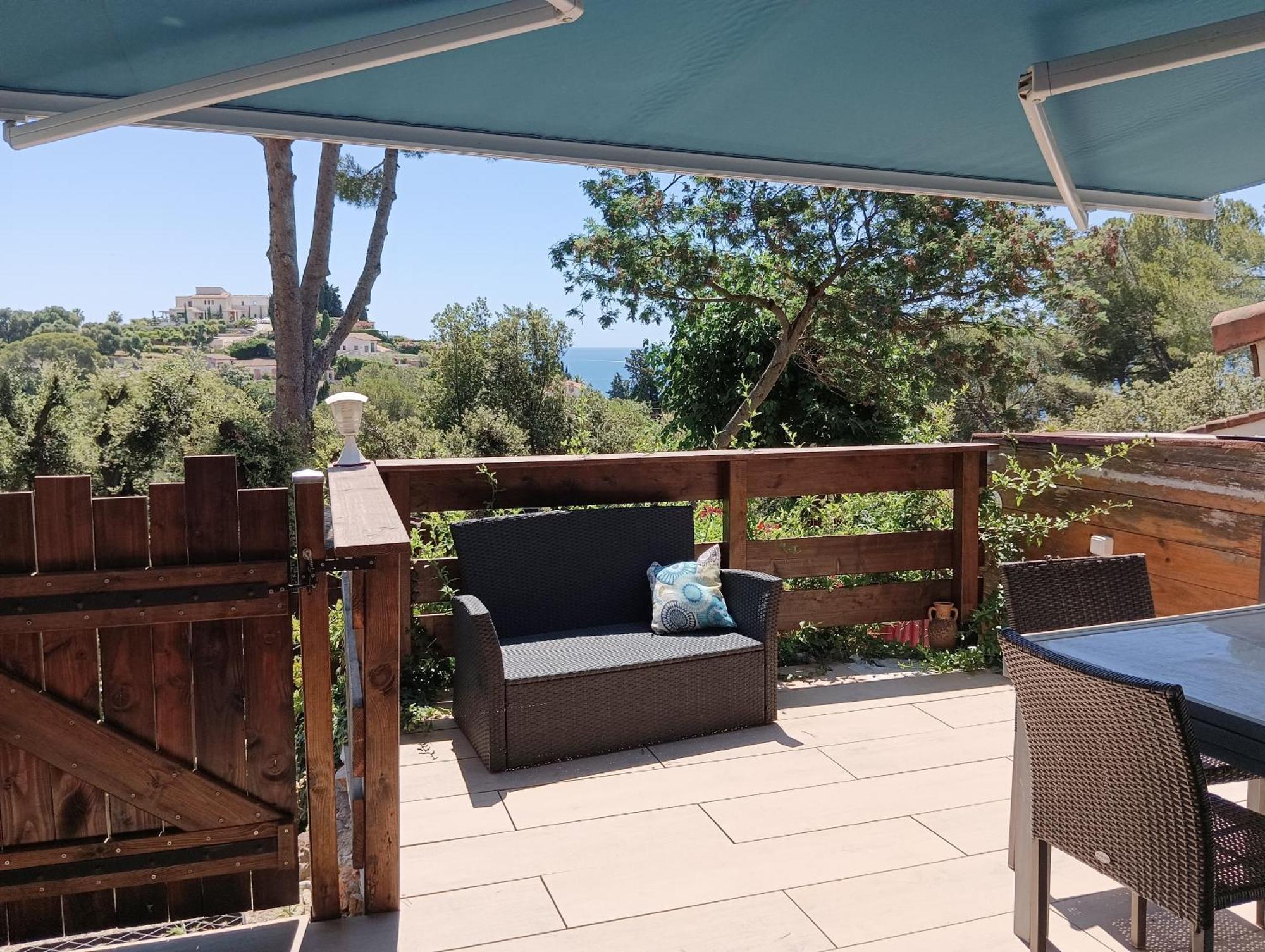 Petite Maison Au Calme - Piscine En Copropriete, Terrasse, Mer, Clim Vallauris Dış mekan fotoğraf